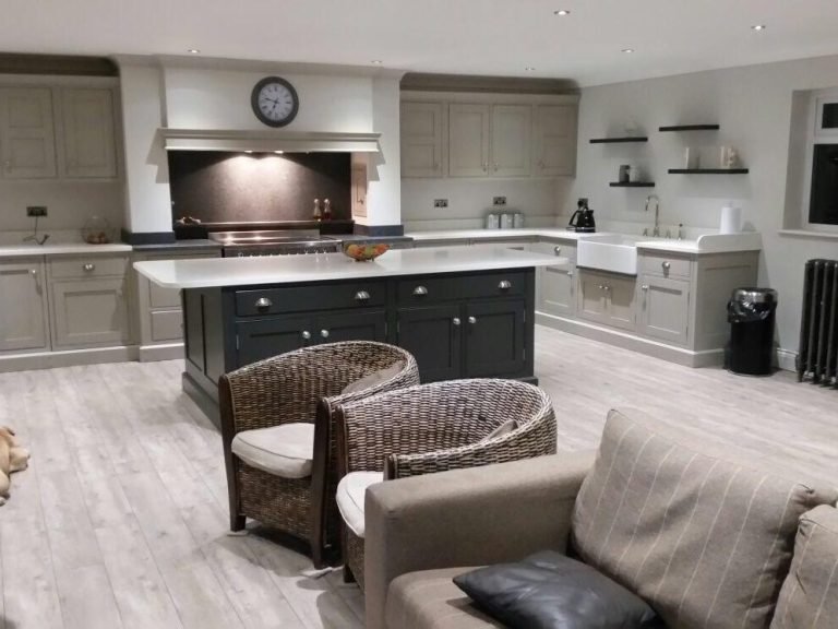 Handcrafted shaker kitchen in dove grey with classic design features in Essex